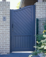 Portillon classique poussant droit, avec serrure électrique